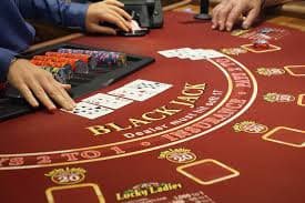 Live dealer table at mode slot The Great Icescape with multi-camera feed on mobile device